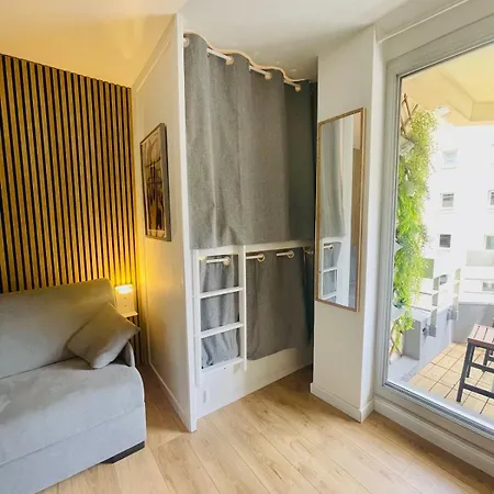 Avec Piscine Face A La Apartment *
